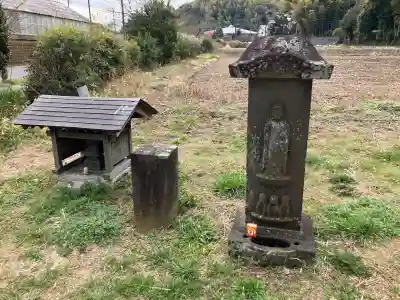 舞岡八幡宮の{uncategorized: "未分類", other: "その他", undefined: "問題あり", building: "その他建物", grave: "お墓", sacred_gate: "鳥居", guardian: "狛犬", statue: "像", buddha: "仏像", history: "歴史", nature: "自然", garden: "庭園", animal: "動物", pagoda: "塔", temizu: "手水舎", mountain_gate: "山門・神門", sanctuary: "本殿・本堂", subordinate: "末社・摂社", art: "芸術", scenery: "景色", jizo: "地蔵", ema: "絵馬", goshuin: "御朱印", omikuji: "おみくじ", items: "授与品その他", amulet: "お守り", goshuincho: "御朱印帳", eats: "食事", festival: "お祭り", votive_dance: "神楽", shichigosan: "七五三参", wedding: "結婚式", experience: "体験その他", initially: "初詣", around: "周辺", anti_infection: "感染症対策"}