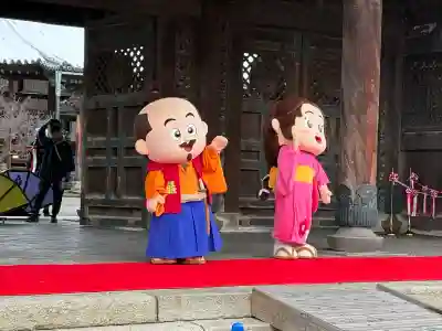 大通寺（長浜御坊）の{uncategorized: "未分類", other: "その他", undefined: "問題あり", building: "その他建物", grave: "お墓", sacred_gate: "鳥居", guardian: "狛犬", statue: "像", buddha: "仏像", history: "歴史", nature: "自然", garden: "庭園", animal: "動物", pagoda: "塔", temizu: "手水舎", mountain_gate: "山門・神門", sanctuary: "本殿・本堂", subordinate: "末社・摂社", art: "芸術", scenery: "景色", jizo: "地蔵", ema: "絵馬", goshuin: "御朱印", omikuji: "おみくじ", items: "授与品その他", amulet: "お守り", goshuincho: "御朱印帳", eats: "食事", festival: "お祭り", votive_dance: "神楽", shichigosan: "七五三参", wedding: "結婚式", experience: "体験その他", initially: "初詣", around: "周辺", anti_infection: "感染症対策"}