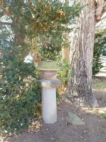 諏訪神社の{uncategorized: "未分類", other: "その他", undefined: "問題あり", building: "その他建物", grave: "お墓", sacred_gate: "鳥居", guardian: "狛犬", statue: "像", buddha: "仏像", history: "歴史", nature: "自然", garden: "庭園", animal: "動物", pagoda: "塔", temizu: "手水舎", mountain_gate: "山門・神門", sanctuary: "本殿・本堂", subordinate: "末社・摂社", art: "芸術", scenery: "景色", jizo: "地蔵", ema: "絵馬", goshuin: "御朱印", omikuji: "おみくじ", items: "授与品その他", amulet: "お守り", goshuincho: "御朱印帳", eats: "食事", festival: "お祭り", votive_dance: "神楽", shichigosan: "七五三参", wedding: "結婚式", experience: "体験その他", initially: "初詣", around: "周辺", anti_infection: "感染症対策"}