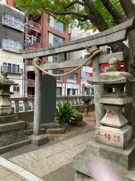 千種稲荷神社の鳥居