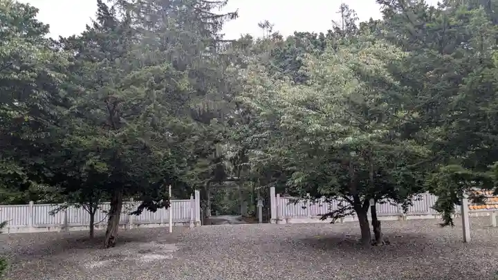 音更神社の庭園