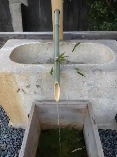 賀羅加波神社の手水舎