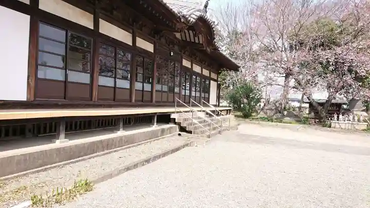 陀羅尼院総持寺の本殿・本堂