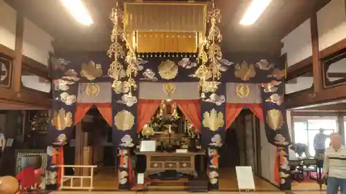 吸湖山　青岸寺の本殿・本堂