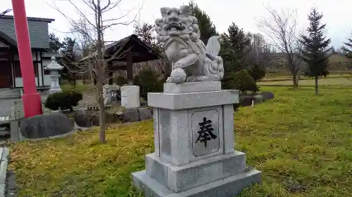 千代ヶ岡神社の狛犬