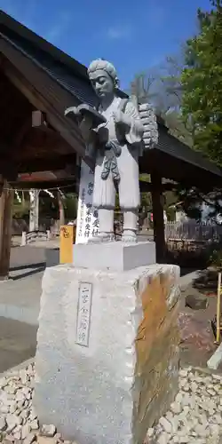 旭川神社の像