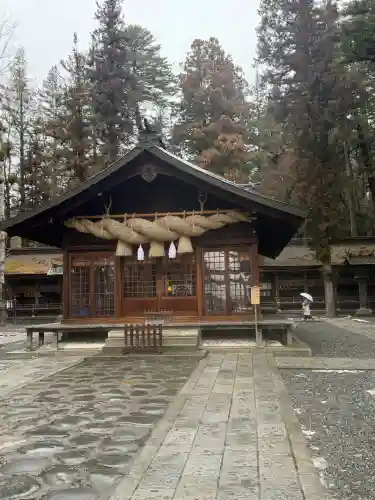 諏訪大社下社春宮の{uncategorized: "未分類", other: "その他", undefined: "問題あり", building: "その他建物", grave: "お墓", sacred_gate: "鳥居", guardian: "狛犬", statue: "像", buddha: "仏像", history: "歴史", nature: "自然", garden: "庭園", animal: "動物", pagoda: "塔", temizu: "手水舎", mountain_gate: "山門・神門", sanctuary: "本殿・本堂", subordinate: "末社・摂社", art: "芸術", scenery: "景色", jizo: "地蔵", ema: "絵馬", goshuin: "御朱印", omikuji: "おみくじ", items: "授与品その他", amulet: "お守り", goshuincho: "御朱印帳", eats: "食事", festival: "お祭り", votive_dance: "神楽", shichigosan: "七五三参", wedding: "結婚式", experience: "体験その他", initially: "初詣", around: "周辺", anti_infection: "感染症対策"}