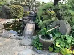 西林寺の庭園