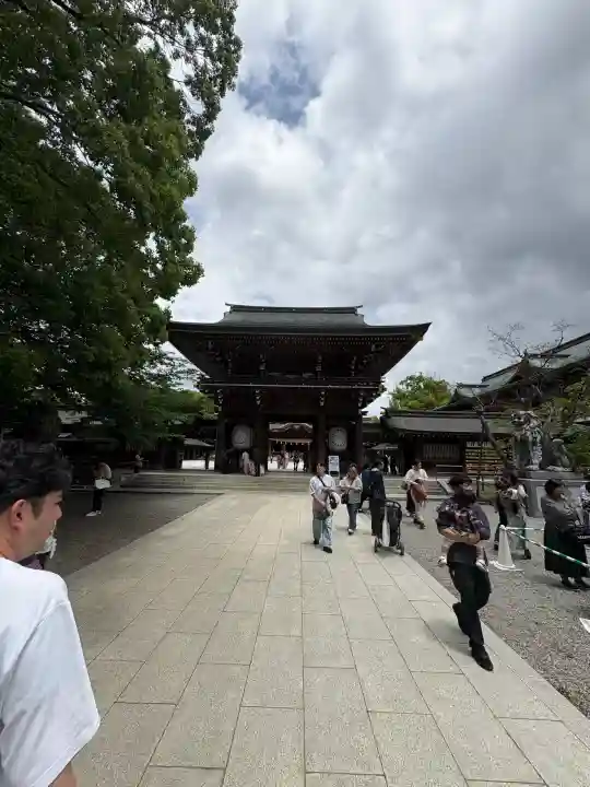 寒川神社の{uncategorized: "未分類", other: "その他", undefined: "問題あり", building: "その他建物", grave: "お墓", sacred_gate: "鳥居", guardian: "狛犬", statue: "像", buddha: "仏像", history: "歴史", nature: "自然", garden: "庭園", animal: "動物", pagoda: "塔", temizu: "手水舎", mountain_gate: "山門・神門", sanctuary: "本殿・本堂", subordinate: "末社・摂社", art: "芸術", scenery: "景色", jizo: "地蔵", ema: "絵馬", goshuin: "御朱印", omikuji: "おみくじ", items: "授与品その他", amulet: "お守り", goshuincho: "御朱印帳", eats: "食事", festival: "お祭り", votive_dance: "神楽", shichigosan: "七五三参", wedding: "結婚式", experience: "体験その他", initially: "初詣", around: "周辺", anti_infection: "感染症対策"}