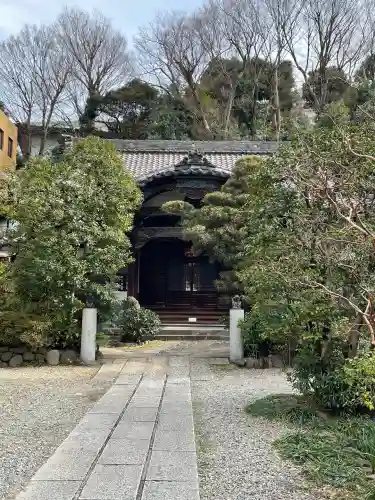 栄閑院の{uncategorized: "未分類", other: "その他", undefined: "問題あり", building: "その他建物", grave: "お墓", sacred_gate: "鳥居", guardian: "狛犬", statue: "像", buddha: "仏像", history: "歴史", nature: "自然", garden: "庭園", animal: "動物", pagoda: "塔", temizu: "手水舎", mountain_gate: "山門・神門", sanctuary: "本殿・本堂", subordinate: "末社・摂社", art: "芸術", scenery: "景色", jizo: "地蔵", ema: "絵馬", goshuin: "御朱印", omikuji: "おみくじ", items: "授与品その他", amulet: "お守り", goshuincho: "御朱印帳", eats: "食事", festival: "お祭り", votive_dance: "神楽", shichigosan: "七五三参", wedding: "結婚式", experience: "体験その他", initially: "初詣", around: "周辺", anti_infection: "感染症対策"}