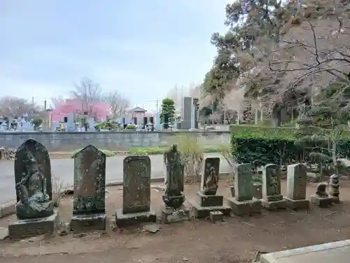 長竜寺の{uncategorized: "未分類", other: "その他", undefined: "問題あり", building: "その他建物", grave: "お墓", sacred_gate: "鳥居", guardian: "狛犬", statue: "像", buddha: "仏像", history: "歴史", nature: "自然", garden: "庭園", animal: "動物", pagoda: "塔", temizu: "手水舎", mountain_gate: "山門・神門", sanctuary: "本殿・本堂", subordinate: "末社・摂社", art: "芸術", scenery: "景色", jizo: "地蔵", ema: "絵馬", goshuin: "御朱印", omikuji: "おみくじ", items: "授与品その他", amulet: "お守り", goshuincho: "御朱印帳", eats: "食事", festival: "お祭り", votive_dance: "神楽", shichigosan: "七五三参", wedding: "結婚式", experience: "体験その他", initially: "初詣", around: "周辺", anti_infection: "感染症対策"}