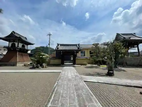 専明寺の{uncategorized: "未分類", other: "その他", undefined: "問題あり", building: "その他建物", grave: "お墓", sacred_gate: "鳥居", guardian: "狛犬", statue: "像", buddha: "仏像", history: "歴史", nature: "自然", garden: "庭園", animal: "動物", pagoda: "塔", temizu: "手水舎", mountain_gate: "山門・神門", sanctuary: "本殿・本堂", subordinate: "末社・摂社", art: "芸術", scenery: "景色", jizo: "地蔵", ema: "絵馬", goshuin: "御朱印", omikuji: "おみくじ", items: "授与品その他", amulet: "お守り", goshuincho: "御朱印帳", eats: "食事", festival: "お祭り", votive_dance: "神楽", shichigosan: "七五三参", wedding: "結婚式", experience: "体験その他", initially: "初詣", around: "周辺", anti_infection: "感染症対策"}