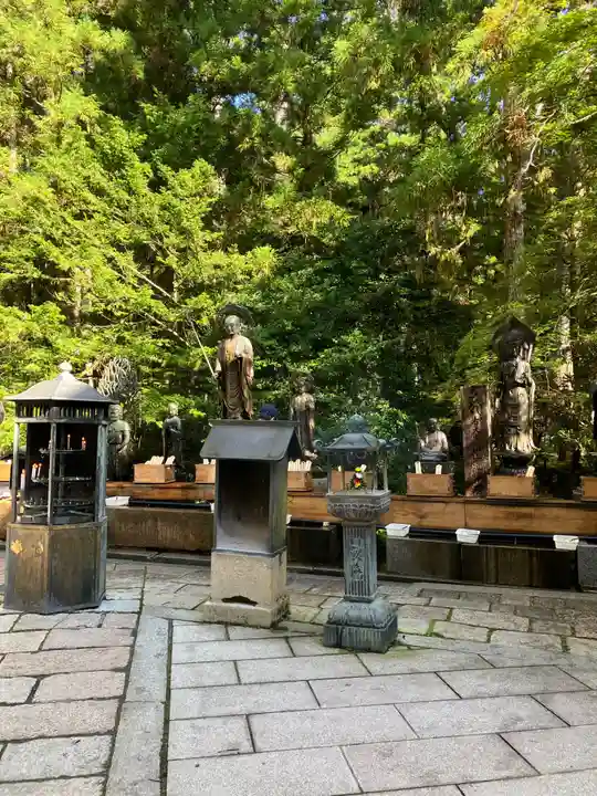 高野山金剛峯寺奥の院(和歌山県)