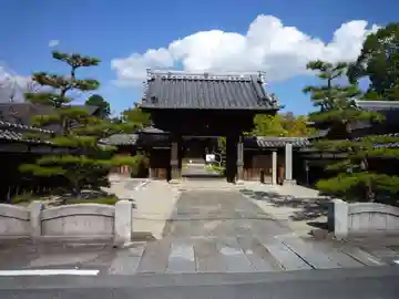 妙華寺の山門・神門