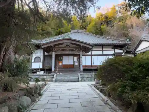 貞宗寺の{uncategorized: "未分類", other: "その他", undefined: "問題あり", building: "その他建物", grave: "お墓", sacred_gate: "鳥居", guardian: "狛犬", statue: "像", buddha: "仏像", history: "歴史", nature: "自然", garden: "庭園", animal: "動物", pagoda: "塔", temizu: "手水舎", mountain_gate: "山門・神門", sanctuary: "本殿・本堂", subordinate: "末社・摂社", art: "芸術", scenery: "景色", jizo: "地蔵", ema: "絵馬", goshuin: "御朱印", omikuji: "おみくじ", items: "授与品その他", amulet: "お守り", goshuincho: "御朱印帳", eats: "食事", festival: "お祭り", votive_dance: "神楽", shichigosan: "七五三参", wedding: "結婚式", experience: "体験その他", initially: "初詣", around: "周辺", anti_infection: "感染症対策"}