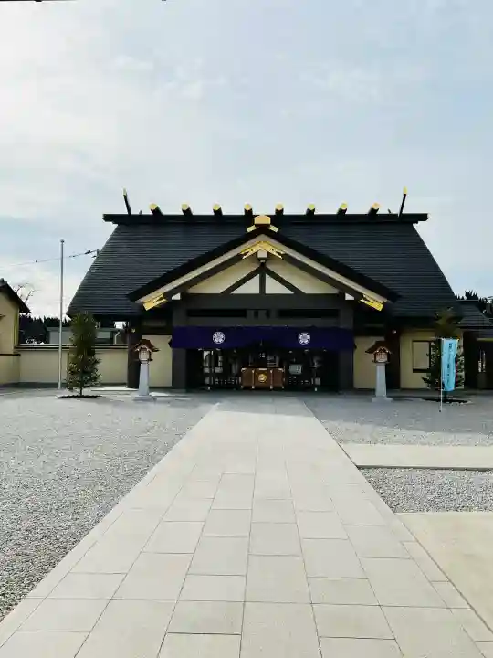 千葉縣護國神社の{uncategorized: "未分類", other: "その他", undefined: "問題あり", building: "その他建物", grave: "お墓", sacred_gate: "鳥居", guardian: "狛犬", statue: "像", buddha: "仏像", history: "歴史", nature: "自然", garden: "庭園", animal: "動物", pagoda: "塔", temizu: "手水舎", mountain_gate: "山門・神門", sanctuary: "本殿・本堂", subordinate: "末社・摂社", art: "芸術", scenery: "景色", jizo: "地蔵", ema: "絵馬", goshuin: "御朱印", omikuji: "おみくじ", items: "授与品その他", amulet: "お守り", goshuincho: "御朱印帳", eats: "食事", festival: "お祭り", votive_dance: "神楽", shichigosan: "七五三参", wedding: "結婚式", experience: "体験その他", initially: "初詣", around: "周辺", anti_infection: "感染症対策"}