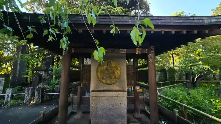 西新井大師総持寺の{uncategorized: "未分類", other: "その他", undefined: "問題あり", building: "その他建物", grave: "お墓", sacred_gate: "鳥居", guardian: "狛犬", statue: "像", buddha: "仏像", history: "歴史", nature: "自然", garden: "庭園", animal: "動物", pagoda: "塔", temizu: "手水舎", mountain_gate: "山門・神門", sanctuary: "本殿・本堂", subordinate: "末社・摂社", art: "芸術", scenery: "景色", jizo: "地蔵", ema: "絵馬", goshuin: "御朱印", omikuji: "おみくじ", items: "授与品その他", amulet: "お守り", goshuincho: "御朱印帳", eats: "食事", festival: "お祭り", votive_dance: "神楽", shichigosan: "七五三参", wedding: "結婚式", experience: "体験その他", initially: "初詣", around: "周辺", anti_infection: "感染症対策"}