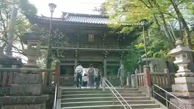 高尾山薬王院の山門・神門