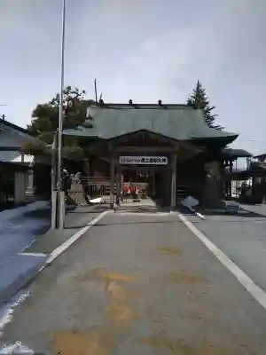 三嶋神社の{uncategorized: "未分類", other: "その他", undefined: "問題あり", building: "その他建物", grave: "お墓", sacred_gate: "鳥居", guardian: "狛犬", statue: "像", buddha: "仏像", history: "歴史", nature: "自然", garden: "庭園", animal: "動物", pagoda: "塔", temizu: "手水舎", mountain_gate: "山門・神門", sanctuary: "本殿・本堂", subordinate: "末社・摂社", art: "芸術", scenery: "景色", jizo: "地蔵", ema: "絵馬", goshuin: "御朱印", omikuji: "おみくじ", items: "授与品その他", amulet: "お守り", goshuincho: "御朱印帳", eats: "食事", festival: "お祭り", votive_dance: "神楽", shichigosan: "七五三参", wedding: "結婚式", experience: "体験その他", initially: "初詣", around: "周辺", anti_infection: "感染症対策"}