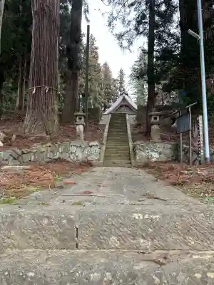 七二会守田神社の{uncategorized: "未分類", other: "その他", undefined: "問題あり", building: "その他建物", grave: "お墓", sacred_gate: "鳥居", guardian: "狛犬", statue: "像", buddha: "仏像", history: "歴史", nature: "自然", garden: "庭園", animal: "動物", pagoda: "塔", temizu: "手水舎", mountain_gate: "山門・神門", sanctuary: "本殿・本堂", subordinate: "末社・摂社", art: "芸術", scenery: "景色", jizo: "地蔵", ema: "絵馬", goshuin: "御朱印", omikuji: "おみくじ", items: "授与品その他", amulet: "お守り", goshuincho: "御朱印帳", eats: "食事", festival: "お祭り", votive_dance: "神楽", shichigosan: "七五三参", wedding: "結婚式", experience: "体験その他", initially: "初詣", around: "周辺", anti_infection: "感染症対策"}