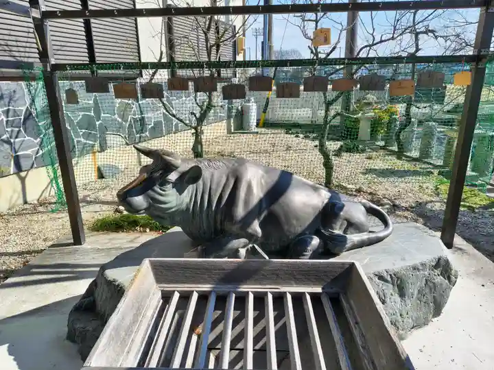 鎭國守國神社の狛犬
