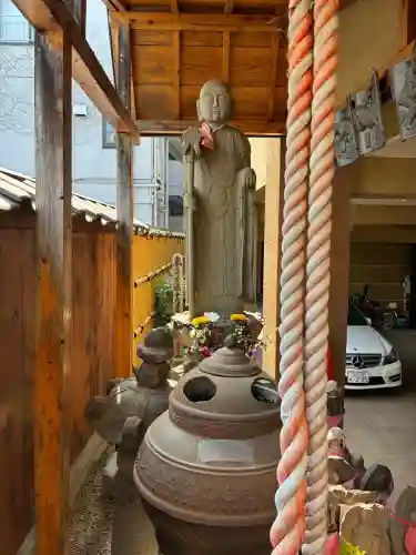 延命寺の{uncategorized: "未分類", other: "その他", undefined: "問題あり", building: "その他建物", grave: "お墓", sacred_gate: "鳥居", guardian: "狛犬", statue: "像", buddha: "仏像", history: "歴史", nature: "自然", garden: "庭園", animal: "動物", pagoda: "塔", temizu: "手水舎", mountain_gate: "山門・神門", sanctuary: "本殿・本堂", subordinate: "末社・摂社", art: "芸術", scenery: "景色", jizo: "地蔵", ema: "絵馬", goshuin: "御朱印", omikuji: "おみくじ", items: "授与品その他", amulet: "お守り", goshuincho: "御朱印帳", eats: "食事", festival: "お祭り", votive_dance: "神楽", shichigosan: "七五三参", wedding: "結婚式", experience: "体験その他", initially: "初詣", around: "周辺", anti_infection: "感染症対策"}