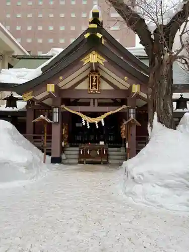 三吉神社の本殿