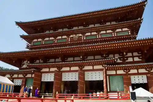 薬師寺の本殿・本堂