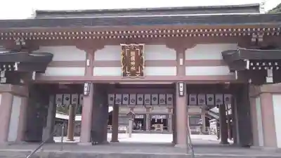 照國神社の山門・神門