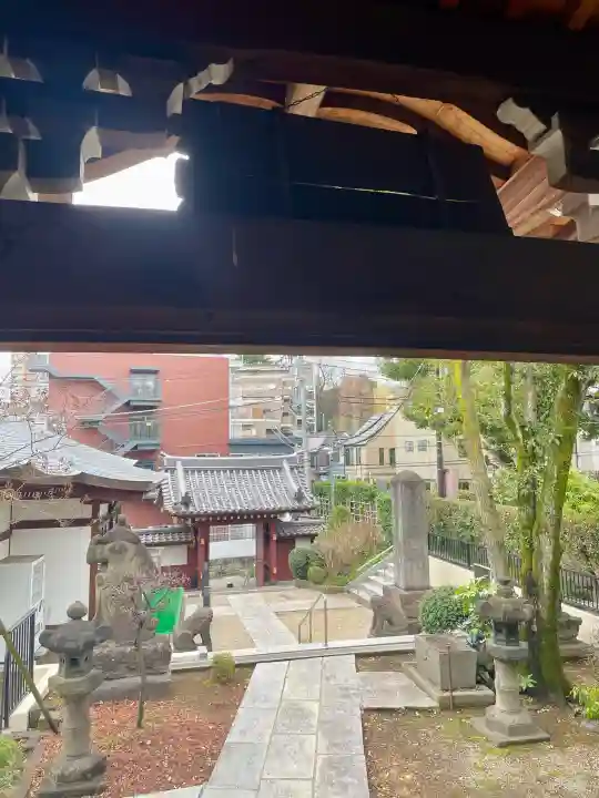 亮朝院の{uncategorized: "未分類", other: "その他", undefined: "問題あり", building: "その他建物", grave: "お墓", sacred_gate: "鳥居", guardian: "狛犬", statue: "像", buddha: "仏像", history: "歴史", nature: "自然", garden: "庭園", animal: "動物", pagoda: "塔", temizu: "手水舎", mountain_gate: "山門・神門", sanctuary: "本殿・本堂", subordinate: "末社・摂社", art: "芸術", scenery: "景色", jizo: "地蔵", ema: "絵馬", goshuin: "御朱印", omikuji: "おみくじ", items: "授与品その他", amulet: "お守り", goshuincho: "御朱印帳", eats: "食事", festival: "お祭り", votive_dance: "神楽", shichigosan: "七五三参", wedding: "結婚式", experience: "体験その他", initially: "初詣", around: "周辺", anti_infection: "感染症対策"}
