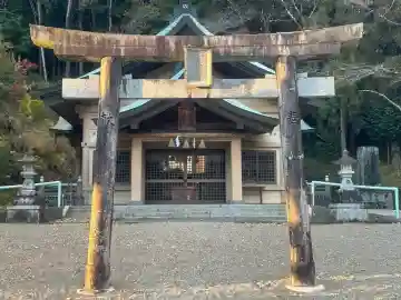今山八幡宮の{uncategorized: "未分類", other: "その他", undefined: "問題あり", building: "その他建物", grave: "お墓", sacred_gate: "鳥居", guardian: "狛犬", statue: "像", buddha: "仏像", history: "歴史", nature: "自然", garden: "庭園", animal: "動物", pagoda: "塔", temizu: "手水舎", mountain_gate: "山門・神門", sanctuary: "本殿・本堂", subordinate: "末社・摂社", art: "芸術", scenery: "景色", jizo: "地蔵", ema: "絵馬", goshuin: "御朱印", omikuji: "おみくじ", items: "授与品その他", amulet: "お守り", goshuincho: "御朱印帳", eats: "食事", festival: "お祭り", votive_dance: "神楽", shichigosan: "七五三参", wedding: "結婚式", experience: "体験その他", initially: "初詣", around: "周辺", anti_infection: "感染症対策"}