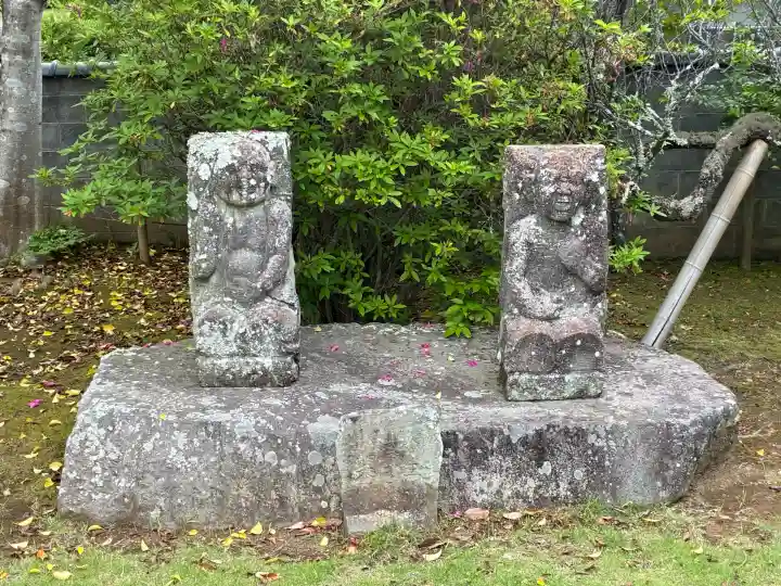 願成就院の{uncategorized: "未分類", other: "その他", undefined: "問題あり", building: "その他建物", grave: "お墓", sacred_gate: "鳥居", guardian: "狛犬", statue: "像", buddha: "仏像", history: "歴史", nature: "自然", garden: "庭園", animal: "動物", pagoda: "塔", temizu: "手水舎", mountain_gate: "山門・神門", sanctuary: "本殿・本堂", subordinate: "末社・摂社", art: "芸術", scenery: "景色", jizo: "地蔵", ema: "絵馬", goshuin: "御朱印", omikuji: "おみくじ", items: "授与品その他", amulet: "お守り", goshuincho: "御朱印帳", eats: "食事", festival: "お祭り", votive_dance: "神楽", shichigosan: "七五三参", wedding: "結婚式", experience: "体験その他", initially: "初詣", around: "周辺", anti_infection: "感染症対策"}