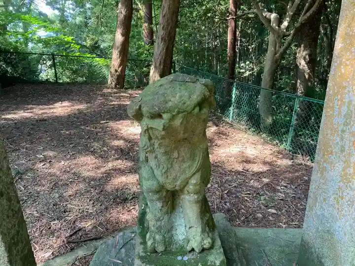 白鳥神社の狛犬