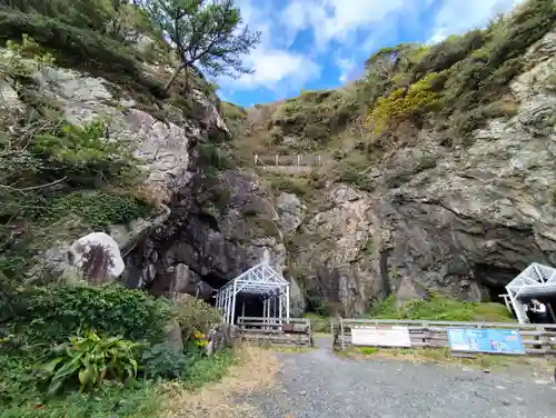 御厨人窟・神明窟(高知県)
