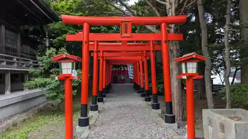 豊受稲荷神社（湯倉神社）の鳥居