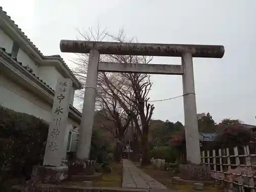 中氷川神社の鳥居