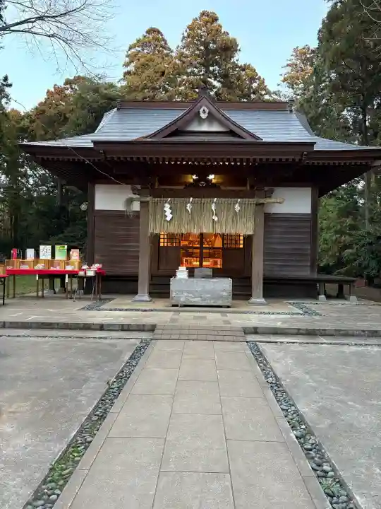 蛟蝄神社奥の宮の{uncategorized: "未分類", other: "その他", undefined: "問題あり", building: "その他建物", grave: "お墓", sacred_gate: "鳥居", guardian: "狛犬", statue: "像", buddha: "仏像", history: "歴史", nature: "自然", garden: "庭園", animal: "動物", pagoda: "塔", temizu: "手水舎", mountain_gate: "山門・神門", sanctuary: "本殿・本堂", subordinate: "末社・摂社", art: "芸術", scenery: "景色", jizo: "地蔵", ema: "絵馬", goshuin: "御朱印", omikuji: "おみくじ", items: "授与品その他", amulet: "お守り", goshuincho: "御朱印帳", eats: "食事", festival: "お祭り", votive_dance: "神楽", shichigosan: "七五三参", wedding: "結婚式", experience: "体験その他", initially: "初詣", around: "周辺", anti_infection: "感染症対策"}