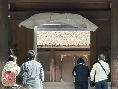 伊勢神宮外宮（豊受大神宮）の{uncategorized: "未分類", other: "その他", undefined: "問題あり", building: "その他建物", grave: "お墓", sacred_gate: "鳥居", guardian: "狛犬", statue: "像", buddha: "仏像", history: "歴史", nature: "自然", garden: "庭園", animal: "動物", pagoda: "塔", temizu: "手水舎", mountain_gate: "山門・神門", sanctuary: "本殿・本堂", subordinate: "末社・摂社", art: "芸術", scenery: "景色", jizo: "地蔵", ema: "絵馬", goshuin: "御朱印", omikuji: "おみくじ", items: "授与品その他", amulet: "お守り", goshuincho: "御朱印帳", eats: "食事", festival: "お祭り", votive_dance: "神楽", shichigosan: "七五三参", wedding: "結婚式", experience: "体験その他", initially: "初詣", around: "周辺", anti_infection: "感染症対策"}