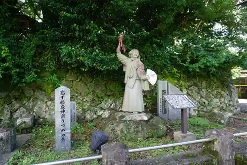 高千穂神社の像