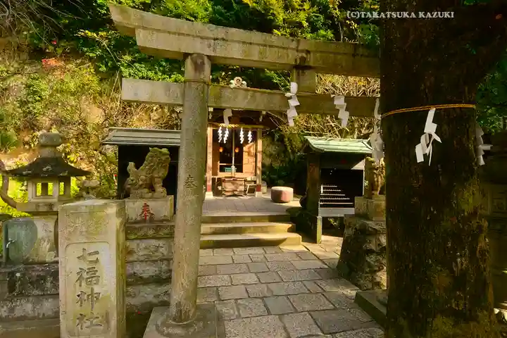 銭洗弁財天宇賀福神社の鳥居