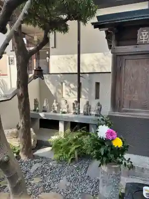 圓應寺の{uncategorized: "未分類", other: "その他", undefined: "問題あり", building: "その他建物", grave: "お墓", sacred_gate: "鳥居", guardian: "狛犬", statue: "像", buddha: "仏像", history: "歴史", nature: "自然", garden: "庭園", animal: "動物", pagoda: "塔", temizu: "手水舎", mountain_gate: "山門・神門", sanctuary: "本殿・本堂", subordinate: "末社・摂社", art: "芸術", scenery: "景色", jizo: "地蔵", ema: "絵馬", goshuin: "御朱印", omikuji: "おみくじ", items: "授与品その他", amulet: "お守り", goshuincho: "御朱印帳", eats: "食事", festival: "お祭り", votive_dance: "神楽", shichigosan: "七五三参", wedding: "結婚式", experience: "体験その他", initially: "初詣", around: "周辺", anti_infection: "感染症対策"}
