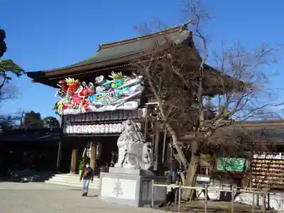 寒川神社の山門・神門