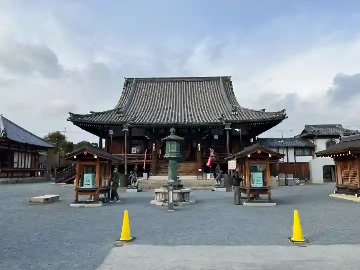 総持寺の{uncategorized: "未分類", other: "その他", undefined: "問題あり", building: "その他建物", grave: "お墓", sacred_gate: "鳥居", guardian: "狛犬", statue: "像", buddha: "仏像", history: "歴史", nature: "自然", garden: "庭園", animal: "動物", pagoda: "塔", temizu: "手水舎", mountain_gate: "山門・神門", sanctuary: "本殿・本堂", subordinate: "末社・摂社", art: "芸術", scenery: "景色", jizo: "地蔵", ema: "絵馬", goshuin: "御朱印", omikuji: "おみくじ", items: "授与品その他", amulet: "お守り", goshuincho: "御朱印帳", eats: "食事", festival: "お祭り", votive_dance: "神楽", shichigosan: "七五三参", wedding: "結婚式", experience: "体験その他", initially: "初詣", around: "周辺", anti_infection: "感染症対策"}