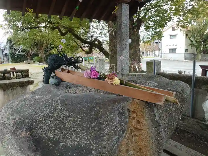 下庄八幡神社の手水舎