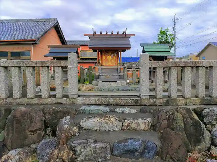 六所社(馬見塚)の末社・摂社