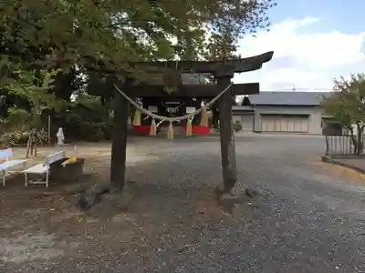 諏訪神社の鳥居