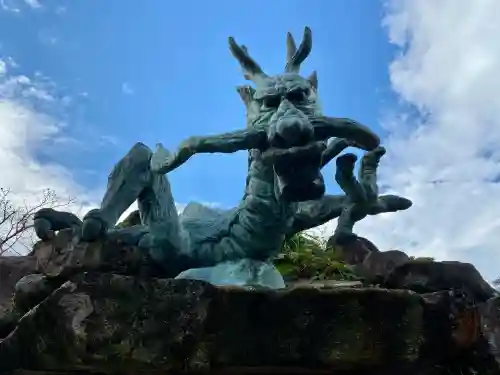 龍宮（江島神社）の像