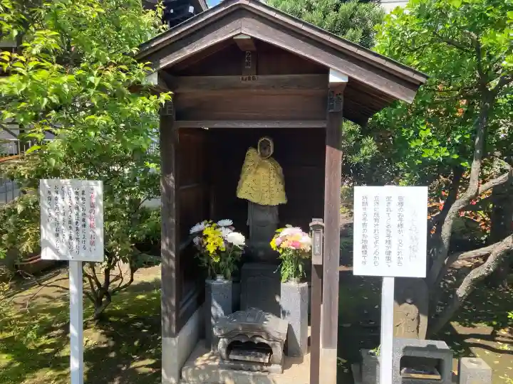 金剛寺の{uncategorized: "未分類", other: "その他", undefined: "問題あり", building: "その他建物", grave: "お墓", sacred_gate: "鳥居", guardian: "狛犬", statue: "像", buddha: "仏像", history: "歴史", nature: "自然", garden: "庭園", animal: "動物", pagoda: "塔", temizu: "手水舎", mountain_gate: "山門・神門", sanctuary: "本殿・本堂", subordinate: "末社・摂社", art: "芸術", scenery: "景色", jizo: "地蔵", ema: "絵馬", goshuin: "御朱印", omikuji: "おみくじ", items: "授与品その他", amulet: "お守り", goshuincho: "御朱印帳", eats: "食事", festival: "お祭り", votive_dance: "神楽", shichigosan: "七五三参", wedding: "結婚式", experience: "体験その他", initially: "初詣", around: "周辺", anti_infection: "感染症対策"}
