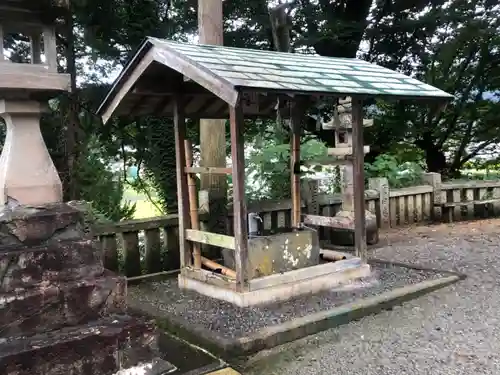 川田八幡神社の手水舎