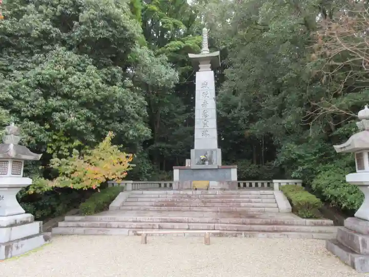奈良縣護國神社の塔